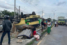 Tabrak PJU, Dump Truck Terbalik di Trowulan Mojokerto, Sopir Meninggal Dunia