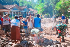 Tingkatkan Binter, Babinsa Papringan Turut Berpartisipasi dalam Pembangunan Musala Nurul Hasan