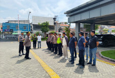 Polsek Sawahan Gelar Apel Kesiapan Pengamanan Unjuk Rasa di Kantor Dinas ESDM Jatim