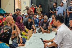 Pedagang Pasar Tumpah Simorejo Sari Baru Geruduk Kantor Kelurahan Simomulyo Baru
