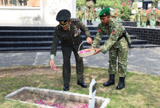 Upacara Ziarah Daerah Peringati HUT TNI Ke-81, Kasdim 0821/Lumajang Pimpin Penghormatan di TMP Kusuma Bangsa