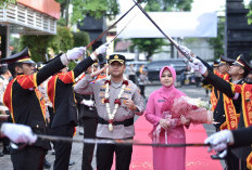 Tradisi Pisah Sambut Kapolres Gresik, AKBP Rovan Berpamitan, AKBP Ramadhan Siap Lanjutkan Pengabdian