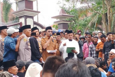 Ribuan Buruh Pabrik dan Petani Tembakau Pamekasan Gelar Demo Sampaikan Delapan Tuntutan