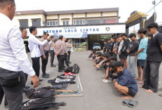 Gagalkan Tawuran di Sungelebak Lamongan, Polisi Amankan 26 Pemuda dan Sajam