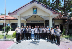 Kapolres Gresik Tinjau Polsek Kebomas dan Pos Lantas, Pastikan Layanan Polres Gresik Maksimal