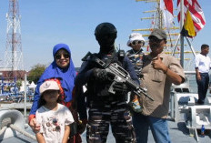 HUT Ke-80 Jalasenastri, Warga Antusias Jelajahi Kapal Perang di Koarmada II