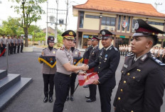 Polres Bojonegoro Anugerahkan Tanda Kehormatan Pengabdian kepada 78 Personel