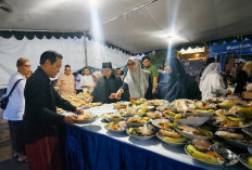 Unesa Habiskan Puluhan Ton Bahan Pangan untuk 22 Hari Buka Puasa Gratis