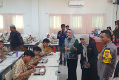 Pastikan Kualitas Gizi, Polsek Rungkut Kawal Kunker DPR RI ke Dapur MBG di Penjaringansari 