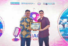 Ketua PBSI Jatim Toni Wahyudi Sabet Penghargaan Spesial di HUT Ke-8 Memorandum Online
