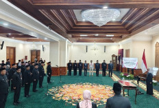 Khofifah Lantik 6 Pejabat Eselon II Pemprov Jatim, Ini Daftar Nama dan Jabatannya