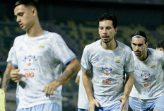 Persib Waspadai Serangan Balik Cepat Persebaya Surabaya