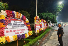 Banjir Karangan Bunga di Grand Heaven, Ribuan Pelayat Lepas Ketua DPRD Surabaya