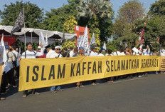 Padati Jalanan Gubernur Suryo, Ribuan Massa Serukan Penolakan LGBT