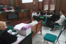 Terjerat Kasus Pemerasan Kadisdik Jatim, Dua Mahasiswa Duduk di Kursi Pesakitan PN Surabaya