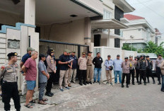 Polsek Mulyorejo Kawal Eksekusi Pengosongan Bangunan di Sutorejo Utara, Pastikan Situasi Kondusif