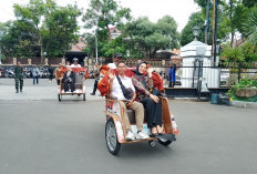Ratusan Becak Listrik dari Presiden Mengaspal di Surabaya