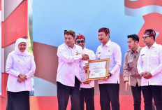 Bupati Yes Raih Penghargaan Pembina Koperasi Andalan Jatim 2026