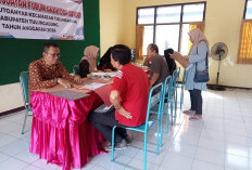 Dispendukcapil Jemput Bola di Kelurahan Kutoanyar, Masyarakat Antusias Urus Update Adminduk