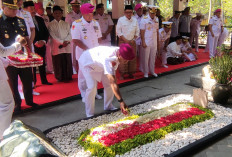 Jelang HUT ke-81 TNI, Dankodiklatal Ziarah Makam Presiden Gus Dur 