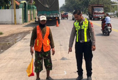 Pengendara Motor GL Tewas Tabrak Truk Parkir di Jalan Duduksampeyan Gresik