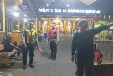Wujudkan Ramadan Aman, Polsek Buduran Beri Layanan Humanis Bagi Jemaah Tarawih Masjid Al Karomah