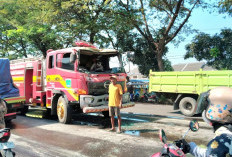 Mau Padamkan Pabrik Terbakar, Armada Damkar Hantam Truk Molen, Petugas Terjepit di Kabin