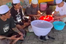 Tradisi Khidmah Warnai Persiapan Milad Ke-17 Ukhsafi Copler Community di Gresik