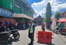 Koordinasi Lemah, Distribusi Bansos di Sidotopo Wetan Diwarnai Antrean Panjang dan Ketidaksinkronan Data