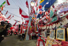 Jelang HUT Ke-81 RI, Kampung Bendera Darmokali Surabaya Tetap Semarak di Tengah Gempuran Toko Online