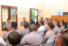 Kunjungan Kerja ke Polsek Geneng, Kapolres Ngawi Tekankan Anggota Wajib Jaga Marwah Polri