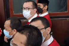 Siwalan Party Surabaya Admin Utama Dituntut 2,5 Tahun, Admin Pembantu 2 Tahun 