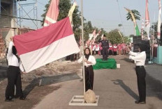 Warga Kupangbader Sidoarjo Gelar Upacara HUT RI dengan Busana Pejuang Tempo Doeloe