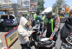Tekan Angka Pelanggaran, Satlantas Polres Pelabuhan Tanjung Perak Jaring Puluhan Pengendara di Pegirian