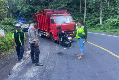 Gagal Mendahului di Tikungan Gumitir, Truk Hantam Pemotor hingga Tewas