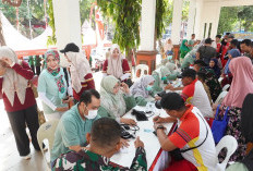 HUT Ke-81 TNI di Lamongan, Ratusan Warga Serbu Layanan Kesehatan Gratis