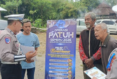 Satlantas Polres Blitar Edukasi Warga Kesamben, Tekankan Keselamatan Berlalu Lintas