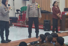 Kapolsek Wiyung Hadiri MPLS SMP Kristen YBPK 4,  Beri Edukasi Pencegahan Kenakalan Remaja