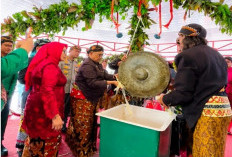 Bupati Blitar Rijanto Hadiri Siraman Gong Kiyai Pradah dan Dorong Potensi Wisata Budaya