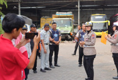 Satlantas Polres Gresik Gelar Rampcheck Bus Pariwisata, Pastikan Sopir Sehat dan Bebas Narkoba