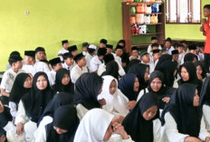 Sentuhan Kemanusiaan KSR PMI Jember Ajak Ratusan Siswa SMP Kenali Pentingnya Jaga Kebersihan Diri