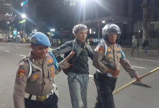Tangkap 24 Demonstran #IndonesiaSekarat di Surabaya, Polisi Pulangkan 14 Orang