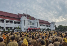 Kabar Gembira bagi ASN Surabaya, Wali Kota Eri Pastikan THR Cair Paling Lambat Minggu Depan