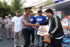 Polres Malang Beri 10 Rombong UMKM untuk Aremania, Kapolres Minta Jaga Kamtibmas