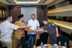 Bupati Gresik Tegaskan Kepala Puskesmas Tak Boleh Jadi Raja Kecil dalam Pengadaan