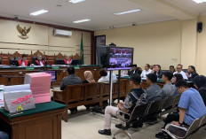 Sopir Eks Kadis ESDM Jatim Akui 5 Kali Pindahkan Tas Berisi Uang ke Mobil Dinas