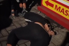  Dibuntuti Polisi, Dua Bandit Motor Diringkus di Jalan Kaliwaron Surabaya