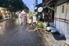 Pengemudi Ngantuk, Mobil Chery Tabrak Teras Rumah Warga dan Scoopy di Mojo Kidul