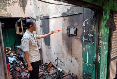 Korsleting Freezer dan Kulkas Picu Kebakaran di Pasar Ngemplak, 5 Ruko Ludes Dilalap Api 