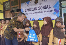Wujud Nyata Program Akselerasi Kementerian, Lapas Jember Salurkan 35 Paket Sembako ke Anak Yatim
